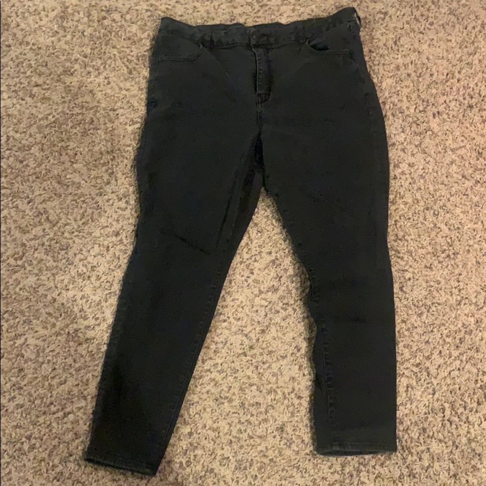 Curvy black American Eagle high waisted jeans